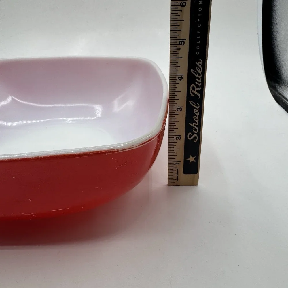 Vintage Retro Pyrex Red Milk Glass Serving Dish 525B - 0252 2.5 Qt 9.25